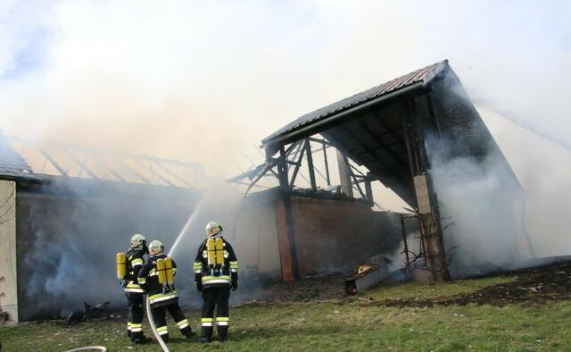 Schuppenbrand in Neuhofen/Ybbs. | Foto: Bfkdo Amstetten / Winkler