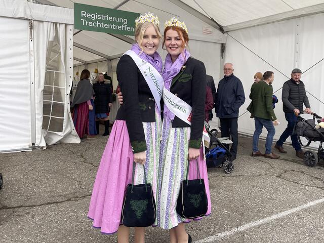 Die Narzissenhoheiten genossen den 114. Gady Markt. | Foto: Adam Tanja