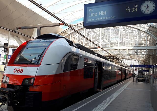 Aufgrund eines Lockführerstreiks in Deutschland kommt es bei den Fernzügen der ÖBB in den nächsten Tagen zu Ausfällen. | Foto: ÖBB Mosser