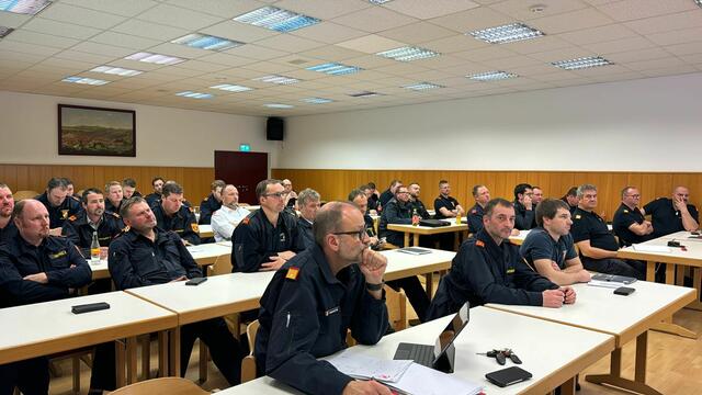 Kommandanten-Fortbildung für die Abschnitte Amstetten-Land und Amstetten-Stadt bei der FF Amstetten. | Foto: Wolfgang Zarl
