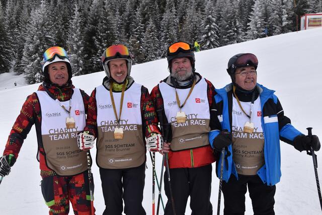 SGS Schiteam: Hans Steiner, Franz Brunner, der SGS Joker und Jonny Kuhn | Foto: RegionalMedien