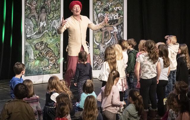Zahlreiche Kinder stürmten vor Begeisterung die Bühne | Foto: Gerhard MALY