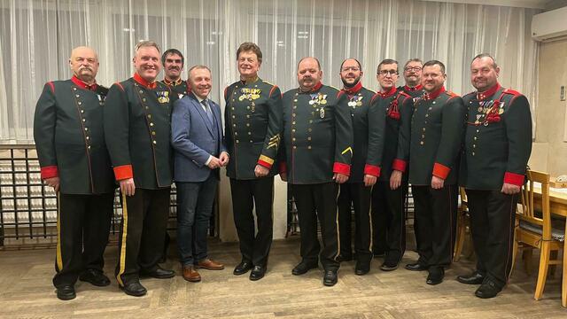 Das neu gewählte Kommando des privilegierten, uniformierten und bewaffneten Bürgerkorps zu Waidhofen | Foto: Bürgerkorps Waidhofen