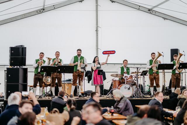 Für beste musikalische Unterhaltung war in beiden Festzelten gesorft. | Foto: Michaela Lorber