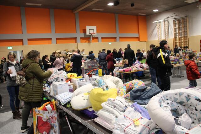 Riesiger Ansturm beim Second Hand-Bazar in Mooskirchen | Foto: Wutte