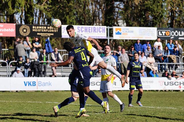 Die HAKA-Kicker stemmten sich erfolgreich gegen einen Punkteverlust: Drei Punkte wanderten nach Traun. | Foto: Reischl