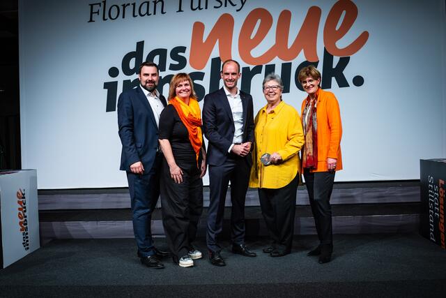 Bürgerliche Allianz aus ÖVP (Christoph Appler), Lebenswertes Innsbruck (Renate Krammer-Stark), Seniorenbund (Klara Neurauter) und Liste Für Innsbruck (Christine Oppitz-Plörer) mit Florian Tursky. | Foto: Fischler