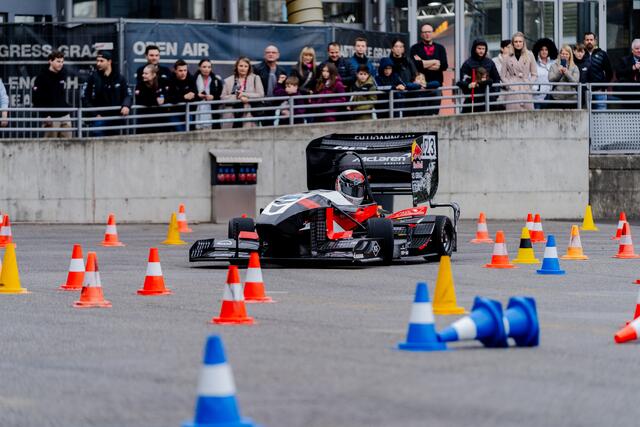 Am Freigelände wurden Runden gedreht. Red Bull ist Rennsportpartner der Expo. | Foto: Christof Hütter e.U.