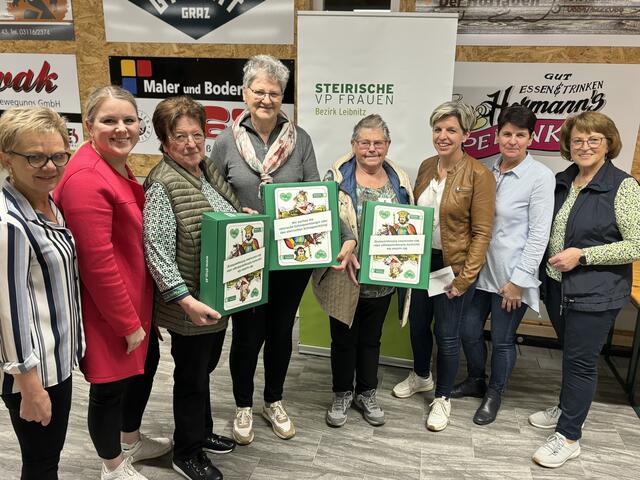 Die drei stolzen 1. Plätze beim Frauen-Preisschnapsen: Silly Cäcilia (OG Gabersdorf), Lanzl Helene (OG Leutschach) und Resch Ulrike (Wagna). | Foto: ÖVP
