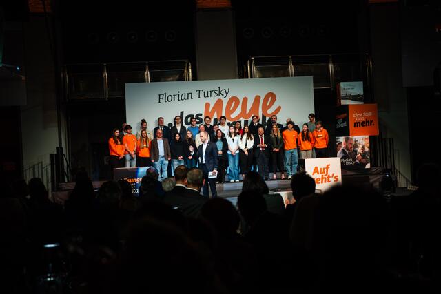 Florian Tursky präsentiert Team und Programm. | Foto: Fischler