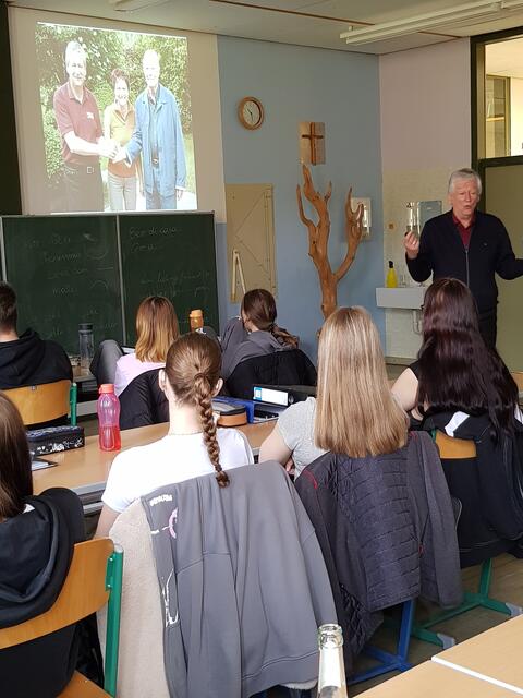 Peter Krasser war zu Gast bei den Schülerinnen und Schülern der HAK.HAS Deutschlandsberg. | Foto: HAK.HAS Deutschlandsberg
