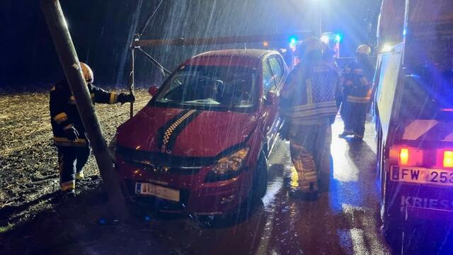 Ein regenreicher Einsatz. | Foto: Thomas Lenger, Monatrevue