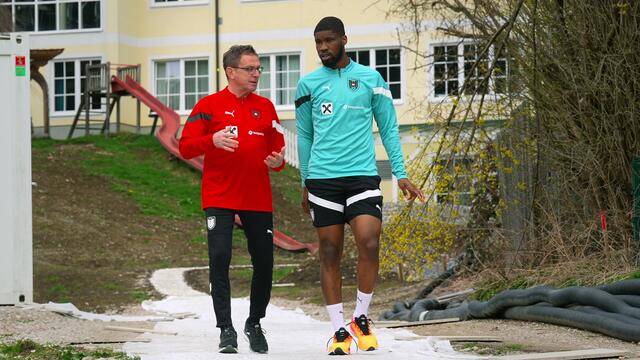 Die Zuschauer erleben die intensive Trainingsarbeit, die ausführliche Analyse der Gegner und die Vorgaben hinsichtlich Taktik von ÖFB-Teamchef Ralf Rangnick vor den entscheidenden Momenten. | Foto: CANAL+ / ÖFB-TV