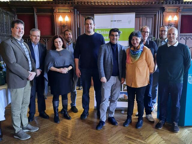 Christian Wieser (Korneuburg), Kurt Berthold (Firma Clever Data), Andreas Antony (Spillern), Christoph Mitterhauser (Großmugl), Christian Gepp (Korneuburg), Gerlinde Haschka (Rußbach), Christian Jäger (Leobendorf), Michael Hainitz (LEADER), Gerald Zott (Harmannsdorf) | Foto: Stadtgemeinde Korneuburg