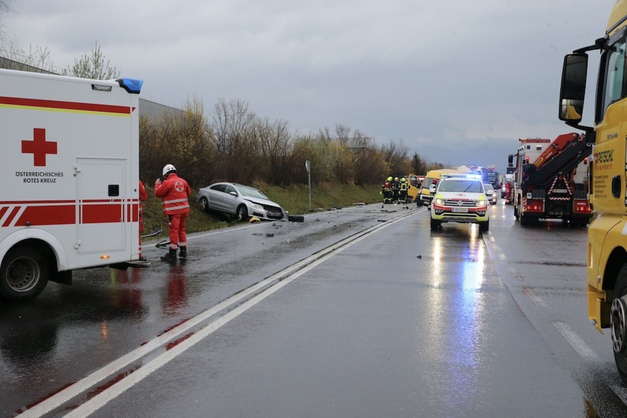 Feuerwehreinsatz: Verkehrsunfall auf der B 309 - Steyr & Steyr Land
