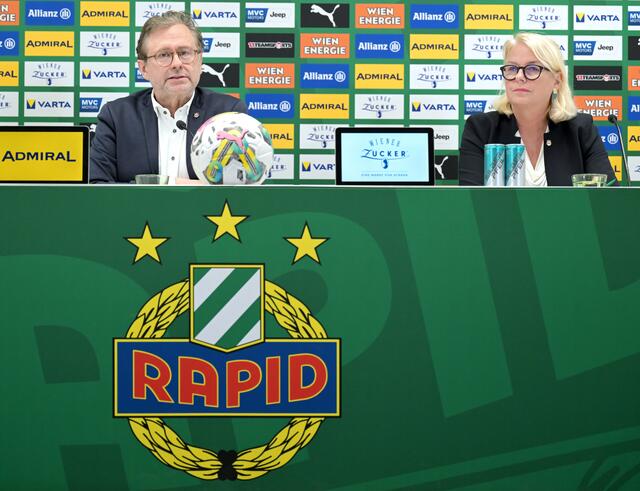 Alexander Wrabetz mit Edeltraud Hanappi-Egger bei der PK am letzten Dienstag. | Foto: ROLAND SCHLAGER / APA / picturedesk.com