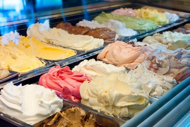 Im Eissalon Schwedenplatz gibt es sowohl ausgefallene als auch klassische Eissorten. | Foto: Eissalon Schwedenplatz