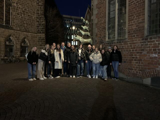 Auch ein Besuch bei den Bremen Stadtmusikanten durfte nicht fehlen. | Foto: ZTS