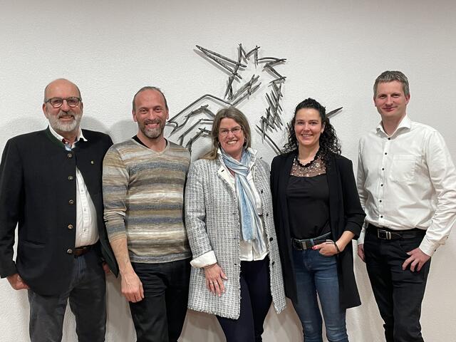 von links: Anton Hiltpolt, Alex Schmid, Andrea Neuner, Julia Nairz, Daniel Dreier. | Foto: Sarah Kröll