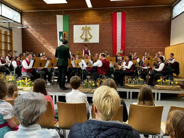 Die Marktmusikkapelle Feldkirchen lässt musikalische Frühlingsgrüße erklingen.  | Foto: privat