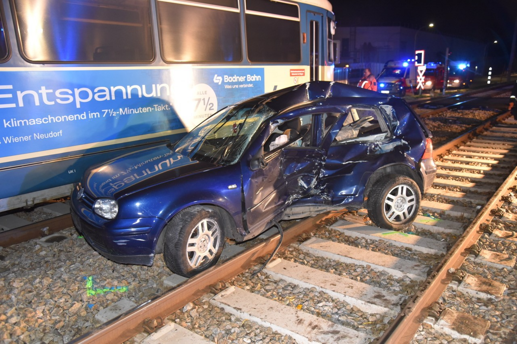 Traiskirchen: Three injured in a car accident with the Badnerbahn - Baden