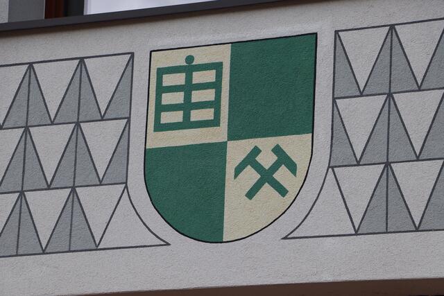 Das Wappen wurde der Gemeinde im Jahr 1974 verliehen. | Foto: Seelos