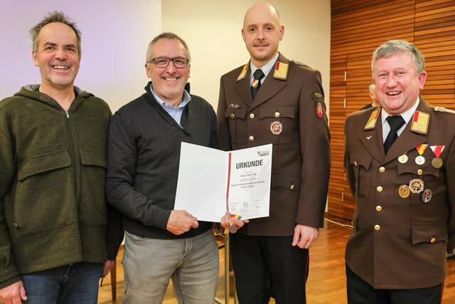 Bürgermeister Leopold Schilcher, Polizei-Postenkommandant Hans Peter Pilz, Abschnittskommandant Andreas Limbacher, Kommandant Claus Ebner (v.l.n.r.). | Foto: FF Bad Goisern