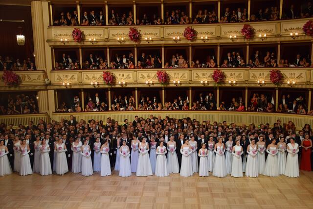 Die Eröffnung des 66. Wiener Opernballs war ein voller Erfolg.  | Foto: Patricia Hillinger
