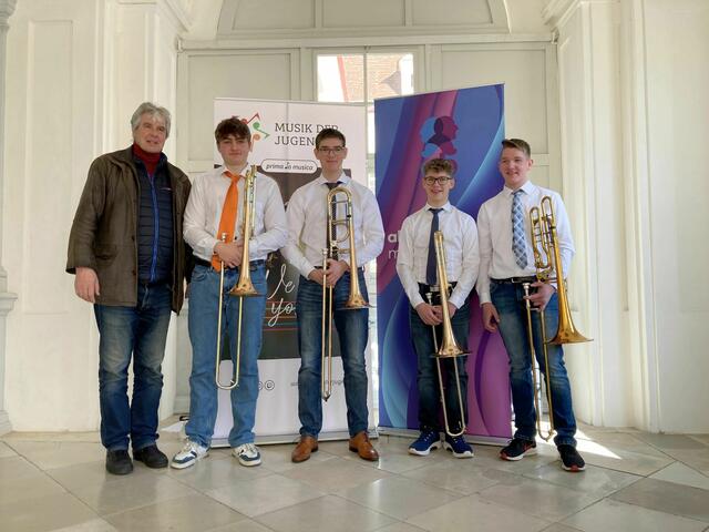 Das Posauenquartett "T-Bones" mit Lehrer Martin Dumphart. | Foto: LMS Bad Leonfelden