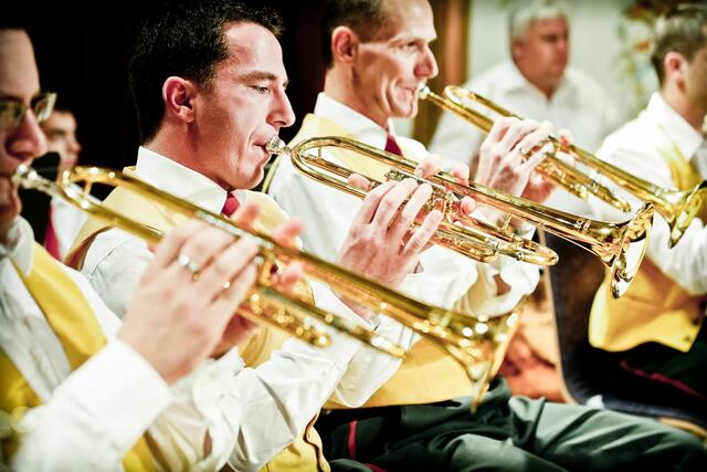 Ob beim Feuerwehrfest, bei Konzerten oder bei Feierlichkeiten in der Gemeinde: Die Blasmusikkapelle darf nicht fehlen.  | Foto: MV Rust