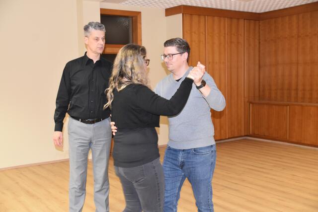 Eddy Franzen eröffnete in Deutsch Schützen ein "Tanz-Atelier". | Foto: Michael Strini