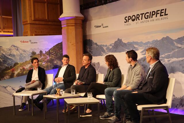 Die Expertenrunde stellte sich der Diskussion mit den anwesenden Verbandsfunktionären. | Foto: Seelos