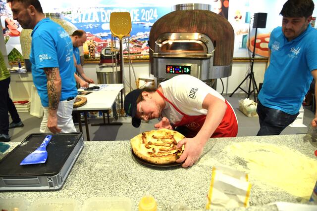 Mario Hofer erfolgreich bei der Pizza-EM in Hamburg. | Foto: Pizza-Schule. de