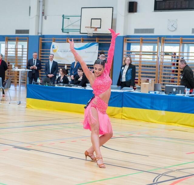 Edita Hasani aus Obersiebenbrunn ist dreifache Österreichische Meisterin in Solo-Damen. | Foto: L. Hasani