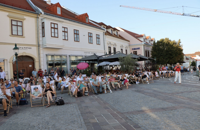 Ein beliebter Treffpunkt: die Hauptstraße in Eisenstadt. | Foto: Sandra Koeune