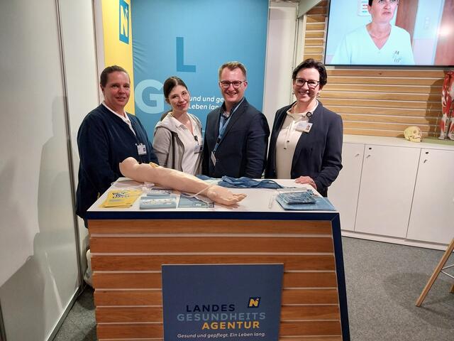 Patricia Sam, Stefanie Baba, Christian R. Plank, Dir. Barbara Rupprecht. | Foto: LK Neunkirchen