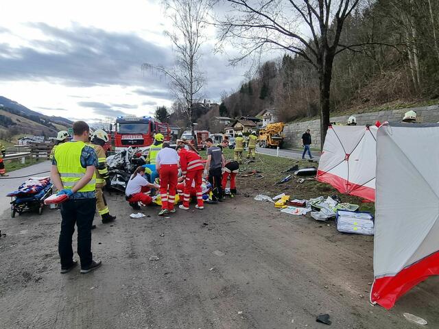 Die notärztliche Versorgung des 32-Jährigen übernahm das Rote Kreuz Salzburg. 
 | Foto: Rotes Kreuz Salzburg 