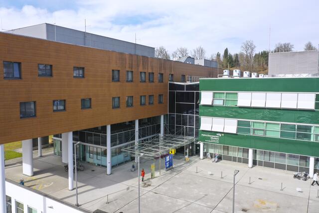 Die Laboruntersuchungen bestätigen: Sämtliche Wasserproben am Pyhrn-
Eisenwurzen Klinikum Steyr sind einwandfrei. Das Trinkwasser ist damit wieder freigegeben.
 | Foto: OÖG