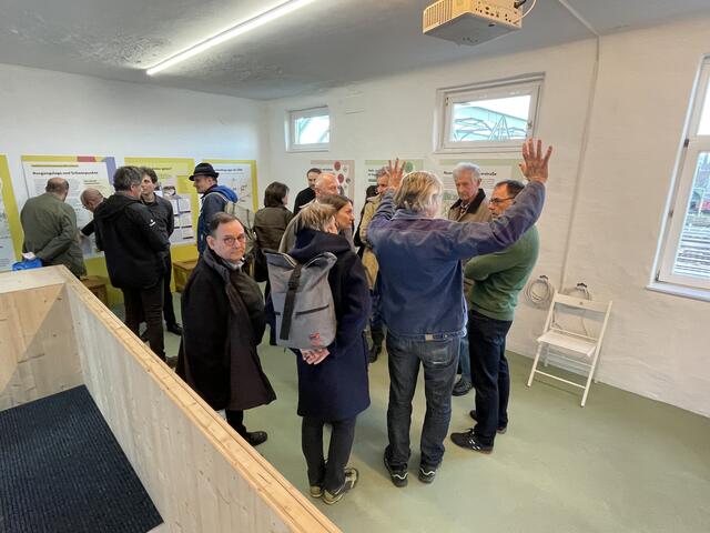 Im Stadtraum "Mitte 15" informierten Vertreter der MA 21 über die geplanten Vorhaben der Stadt Wien im 15. Bezirk.  | Foto: Patricia Hillinger