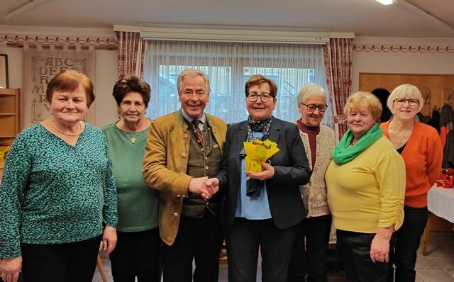 Monika Polessnig, Regina Petscharnig vlg. Schuppnig, Anton Polessnig, Resi Kupferschmied, Irmgard Ameis, Hildegard Kitz und Margit Aichwalder | Foto: Privat