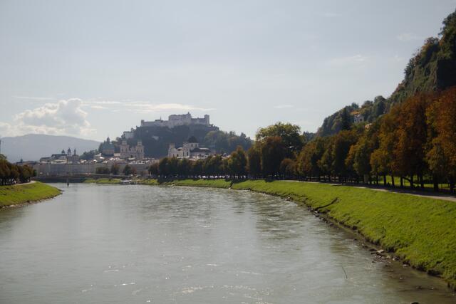 Dei gestohlenen Kennzeichentafel warf der Pongauer nach der Geschwindigkeitsübertretung in die Salzach. (Symbolbild)