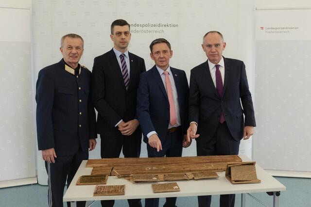 Foto: LPD NÖ Kontr Ing. Oliver Greene und Kontr Lukas Topf BSc