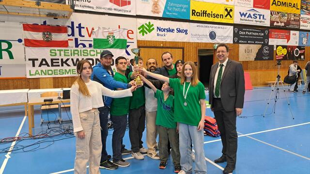 In der Sporthalle fanden die Landesmeisterschaften statt. | Foto: Budo Bruckk