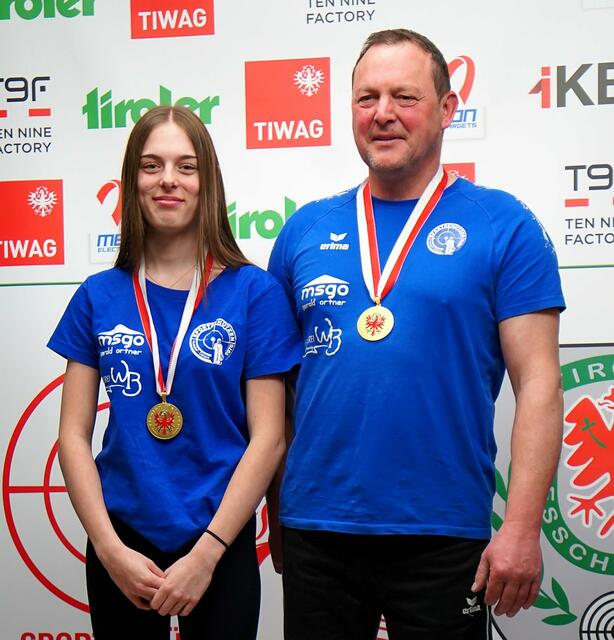 In einem knappen Duell gegen das Team aus Nauders konnten Manuela und Mario Jofen (beide SG Nussdorf) bei den Mixed Landesmeisterschaften mit der Luftpistole den ersten Platz gewinnen.  | Foto: Christian Kramer / TLSB