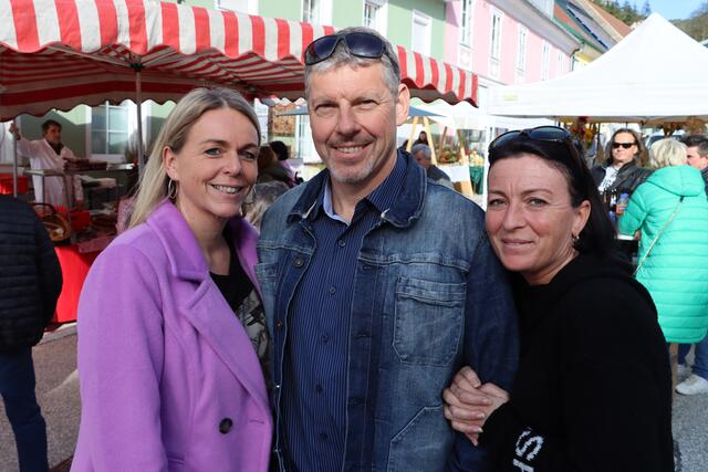 Manuela und Horst Pinter mit Claudia Lerch | Foto: Christopher Polesnig