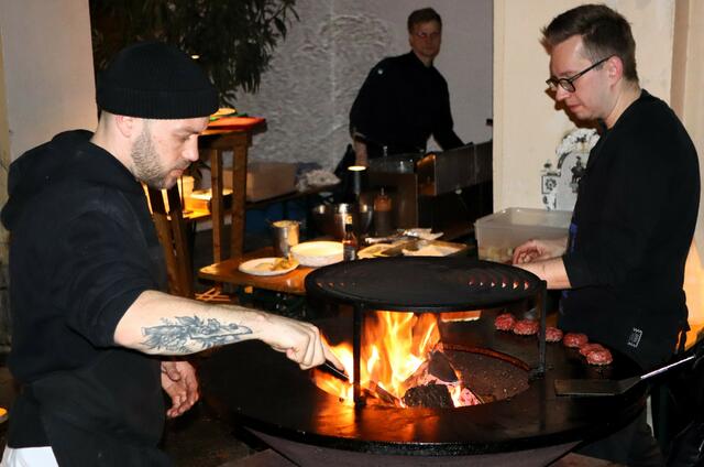 Der Zauber am Grill im Freien