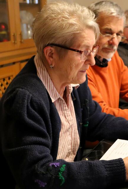 Kassierin Paula Dudek trägt den Kassabericht vor