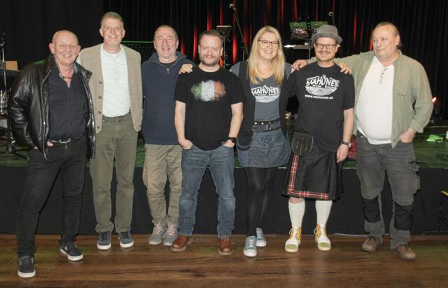 Leo Leonhartsberger (Special Guest), Klaus Weissenböck (Red Rat Rusty), Heinz Ruff (Paddy Ready), Mani Wallmann (El Ninho), Biggy Losert ( Banshee), Fabian Seydewitz (Flap), Thomas Senekowic  (Tom Mahone) | Foto: Gerhard MALY