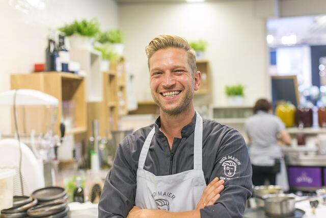 Für das Magazin #MeinSonntag schauen wir im Restaurant #Didilicious, den Salzburger #Didi_Maier aus Filzmoos, in den Topf.  | Foto: Wildbild / Herbert Rohrer