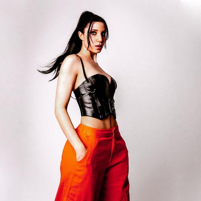 Chartstürmerin Anna-Sophie veröffentlichte im vergangenen Herbst ihr Debüt-Album. | Foto: SasaFelsbach